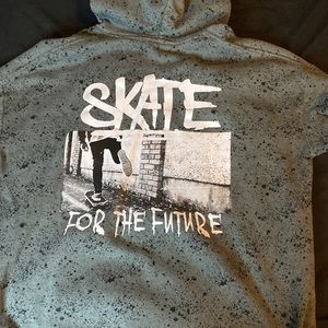 H&M SKATE SWEATER